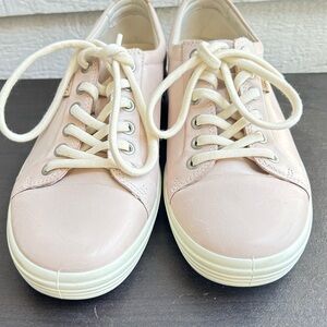 ECCO Women's Pink Sneakers/ size 8